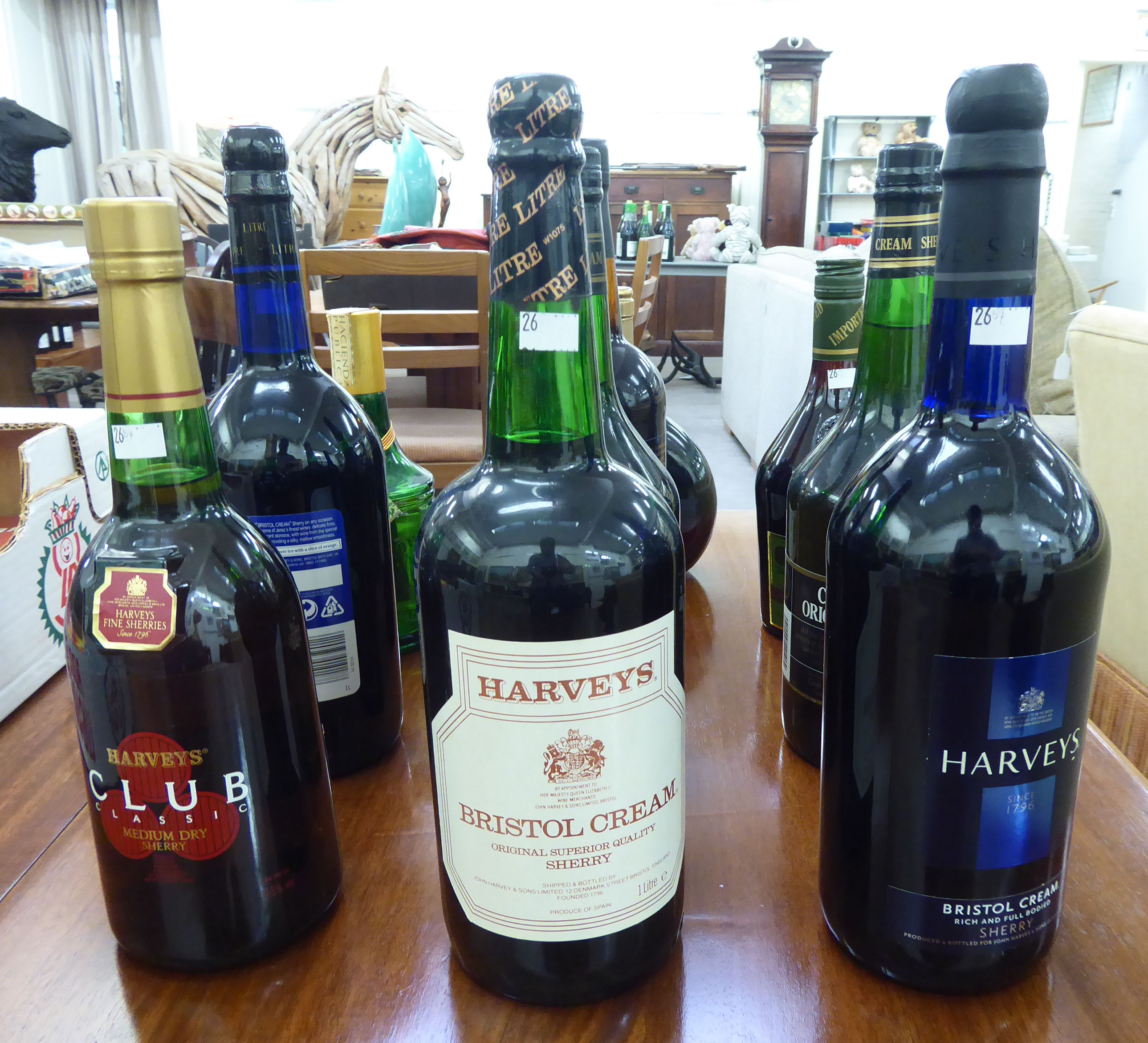 Sixteen bottles of sherry/wine: to include Harveys Club Classic and Banrock Station Chardonnay - Image 4 of 6