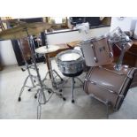 A five piece Pearl drum kit, comprising crash,