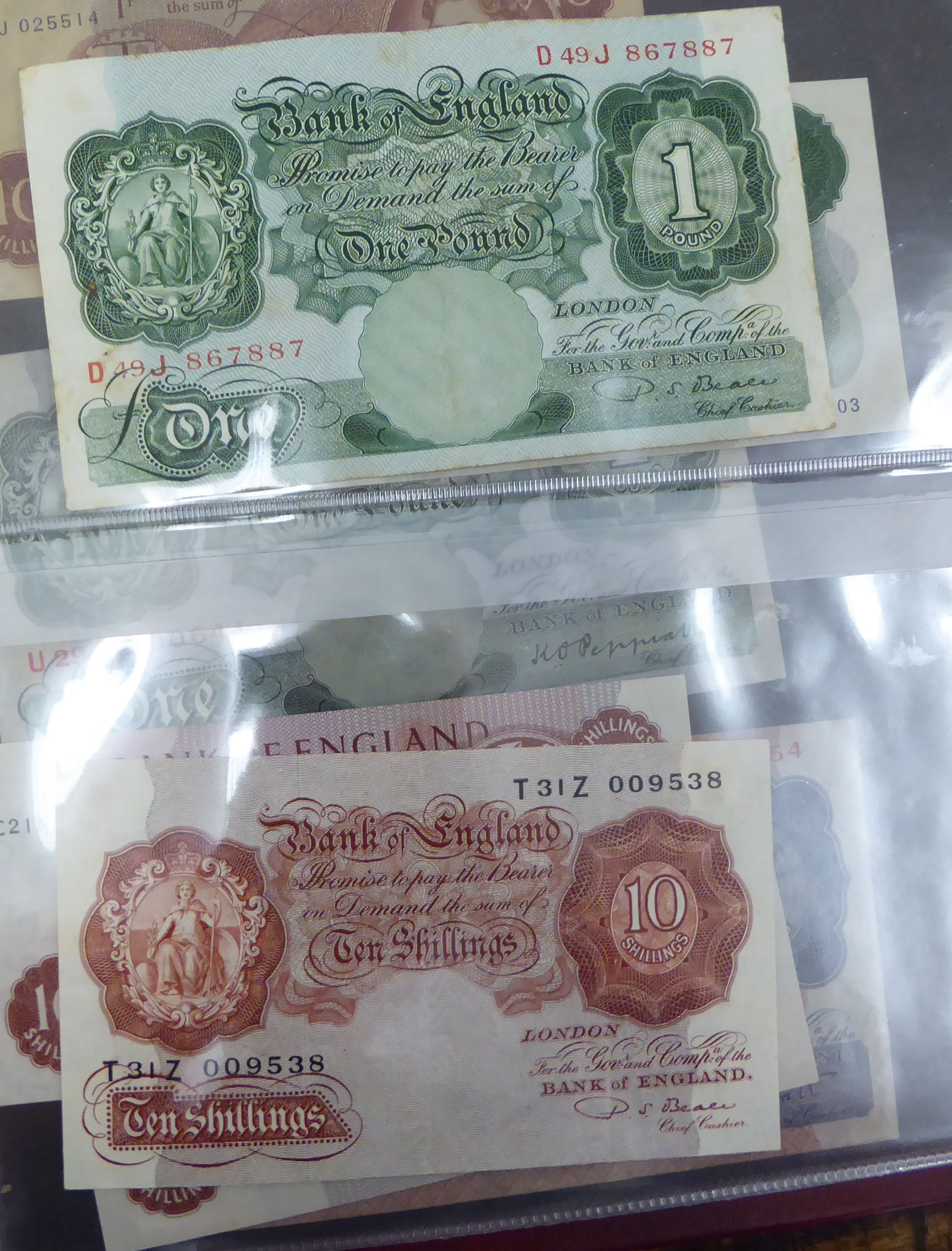 Two uncollated albums collections, containing banknotes from Peru, Uruguay, Turkey, China, Brazil, - Image 12 of 13