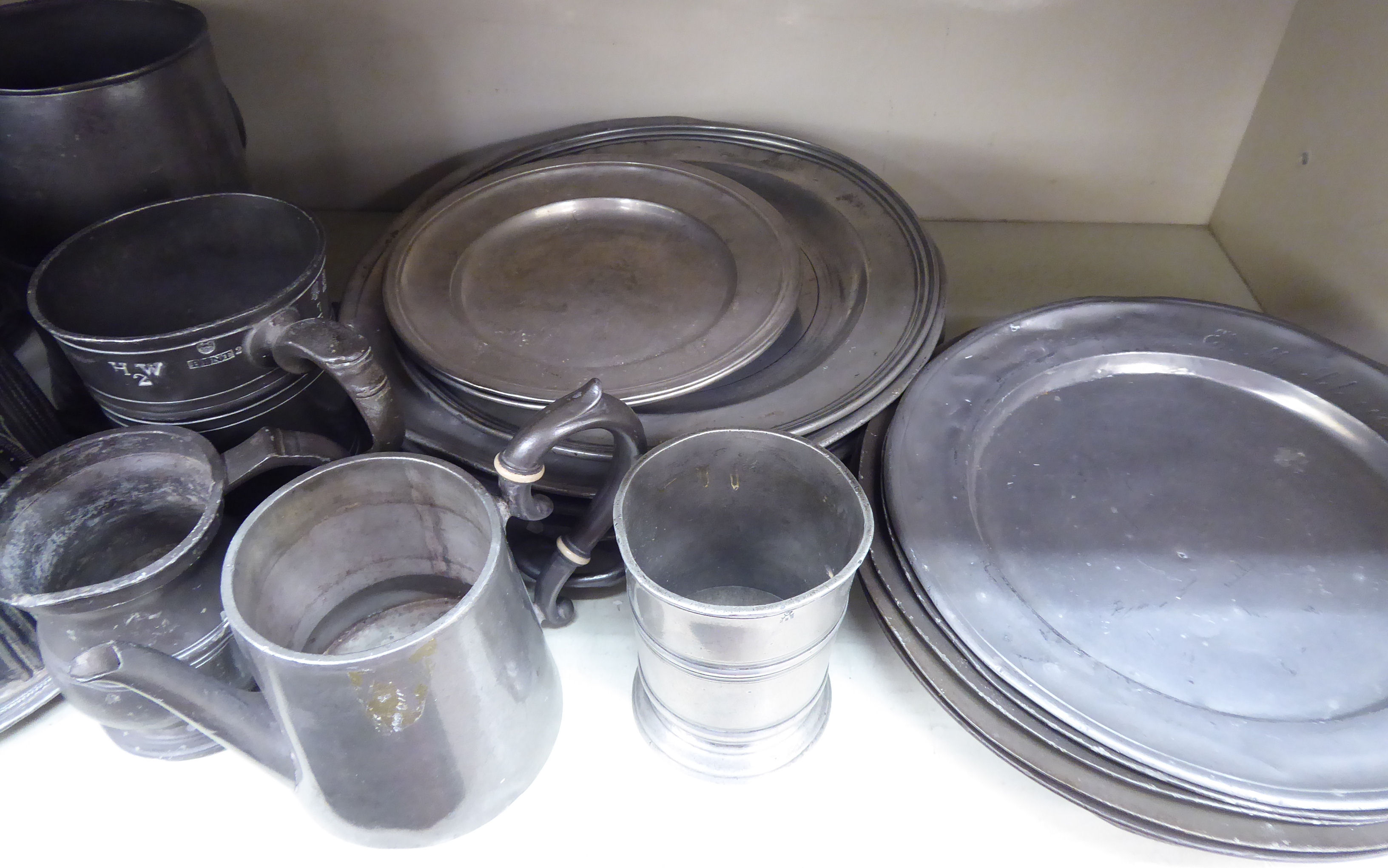 18thC and 19thC pewter tableware: to include plates 8''dia, tankards, - Image 2 of 3