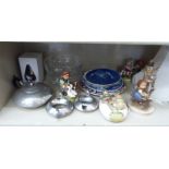 A mixed lot: to include a Copenhagen porcelain Christmas plate 1981 OS6