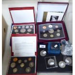 Collectors coins: to include a 2005 proof coin set boxed TOS9