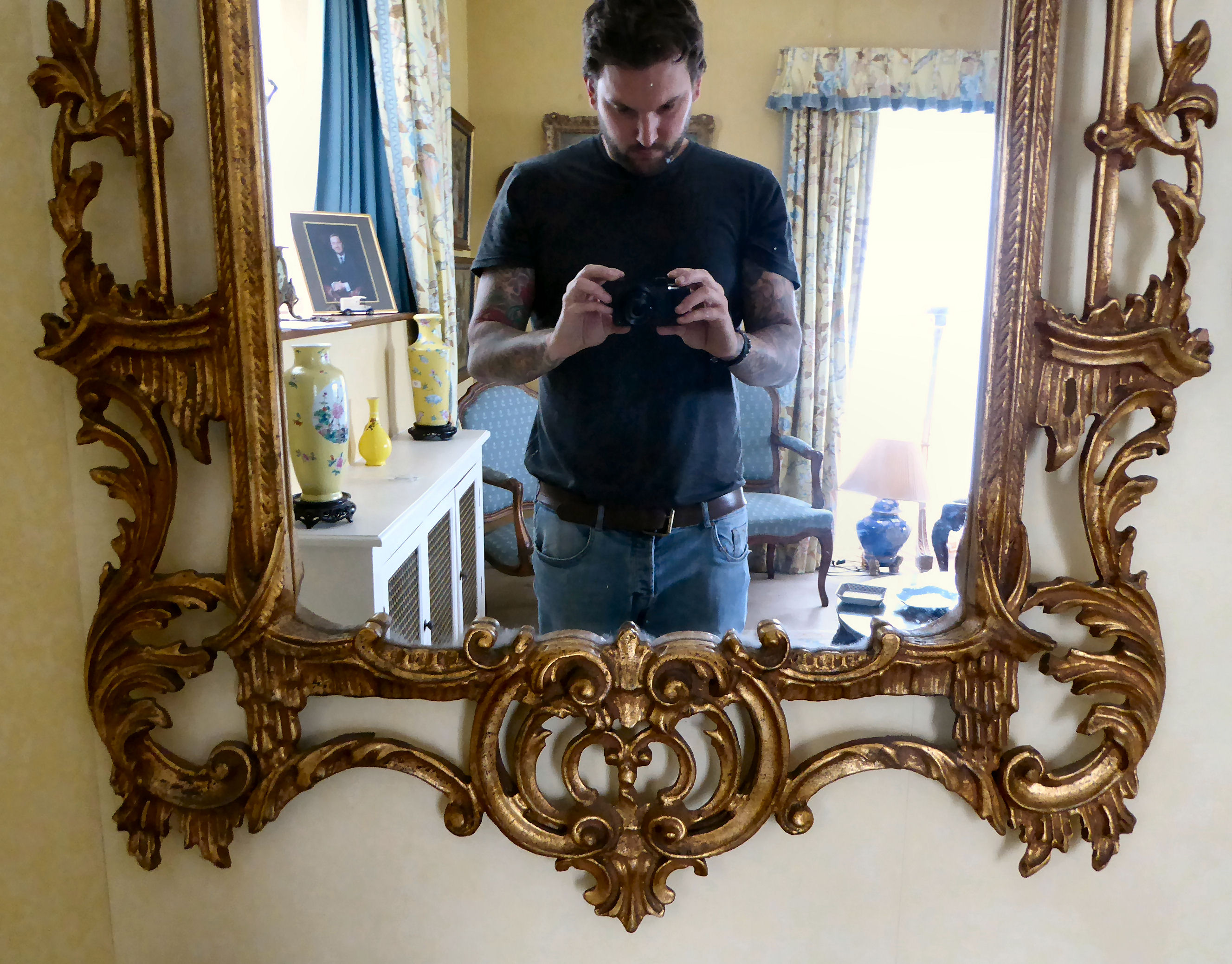 A mid 20thC Chippendale design gilt gesso framed mirror with ornately pierced ornament 55'' x 32'' - Image 2 of 4