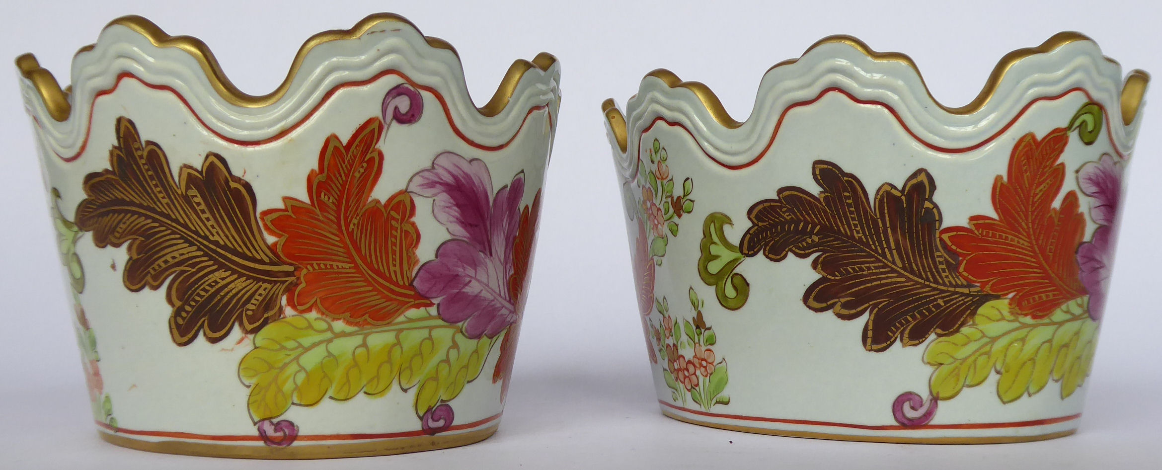 A pair of early 20thC Italian pottery Monteith design oval bowls, - Image 5 of 8