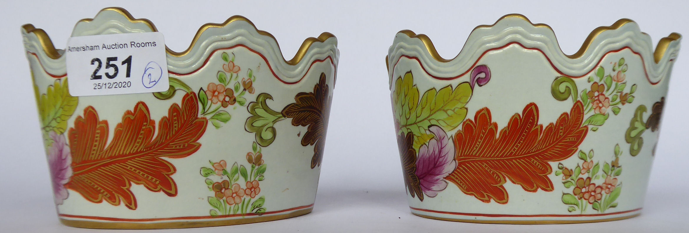 A pair of early 20thC Italian pottery Monteith design oval bowls, - Image 4 of 8