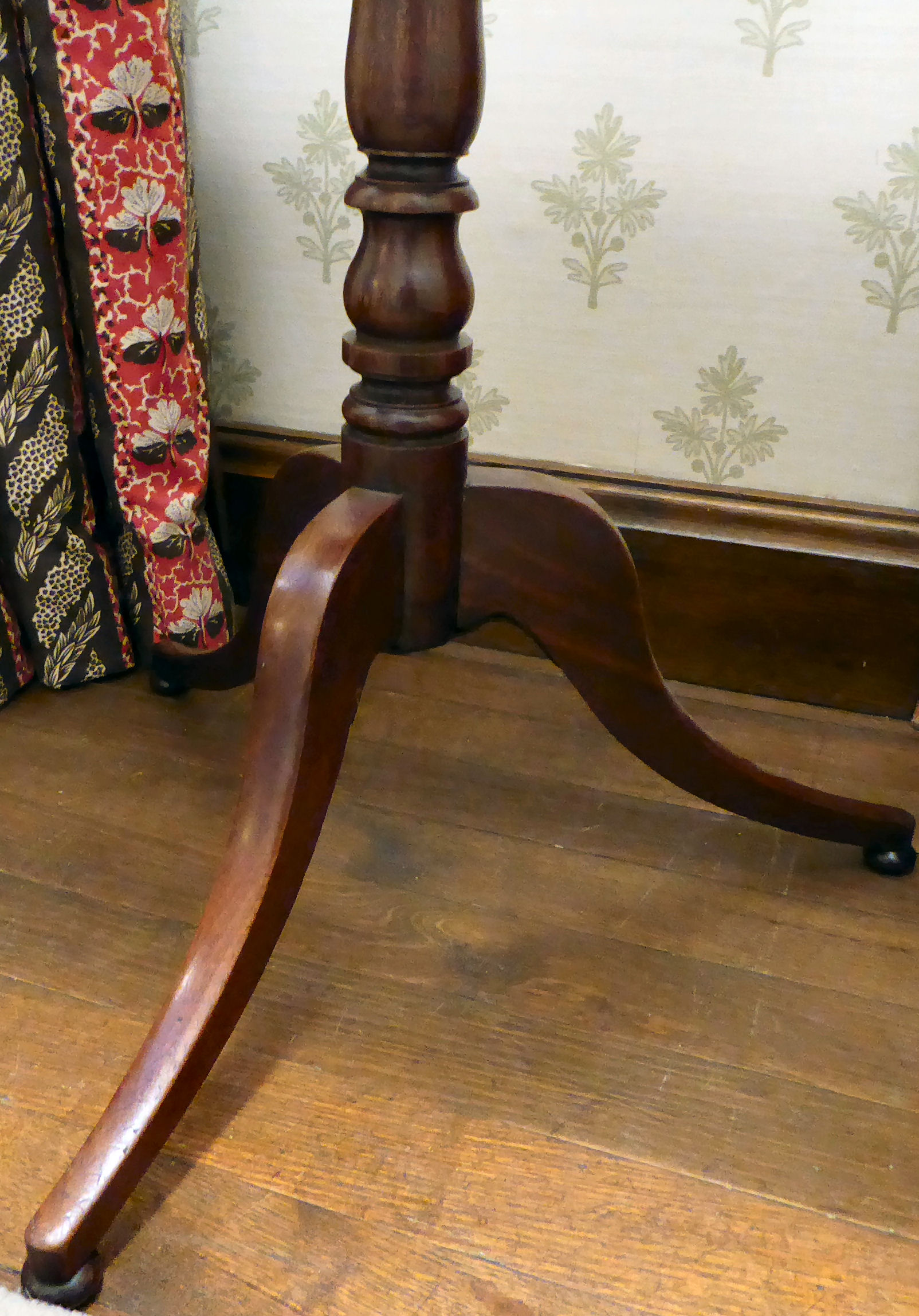 A George III mahogany pedestal table, - Image 3 of 3