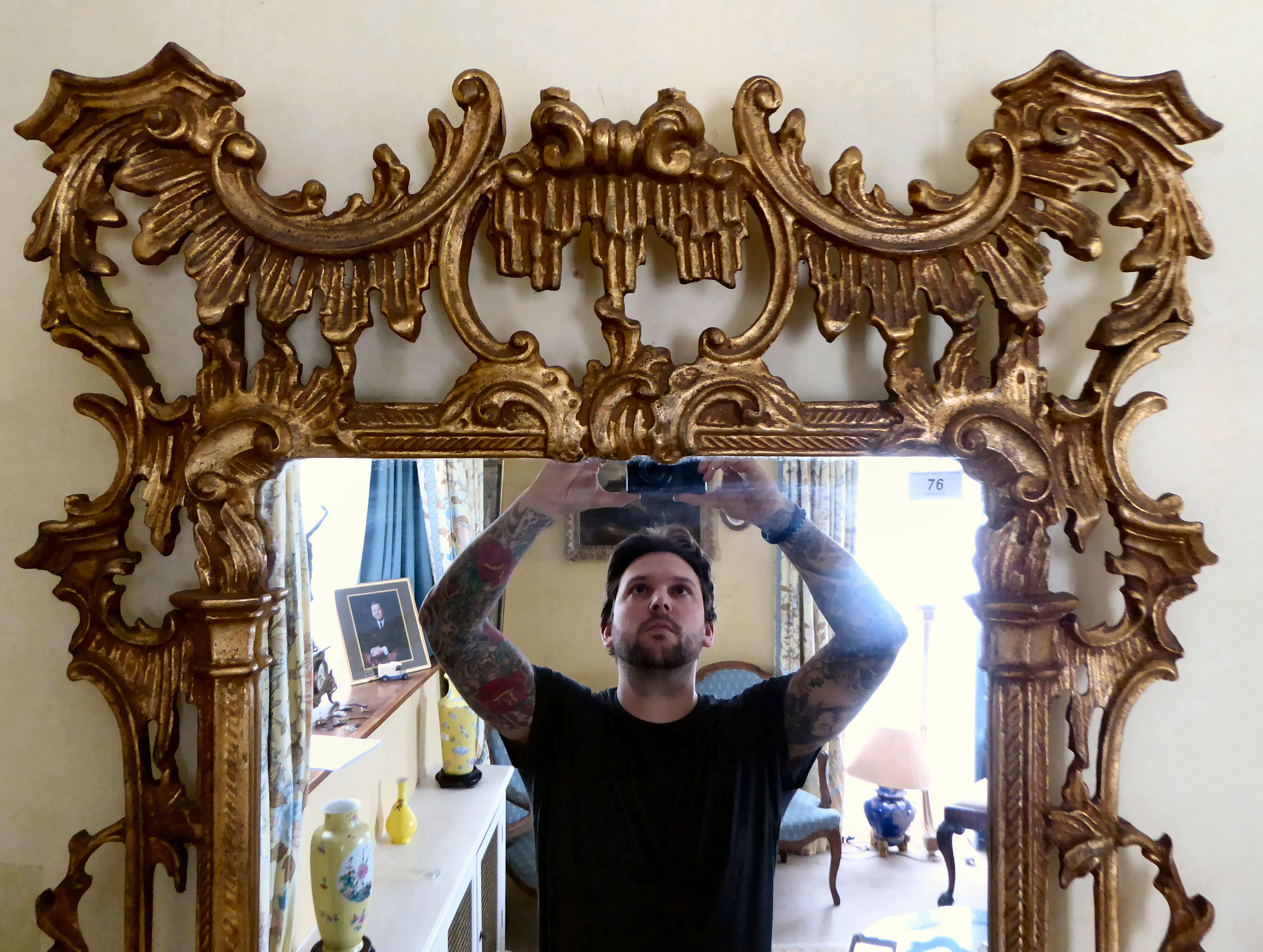 A mid 20thC Chippendale design gilt gesso framed mirror with ornately pierced ornament 55'' x 32'' - Image 4 of 4