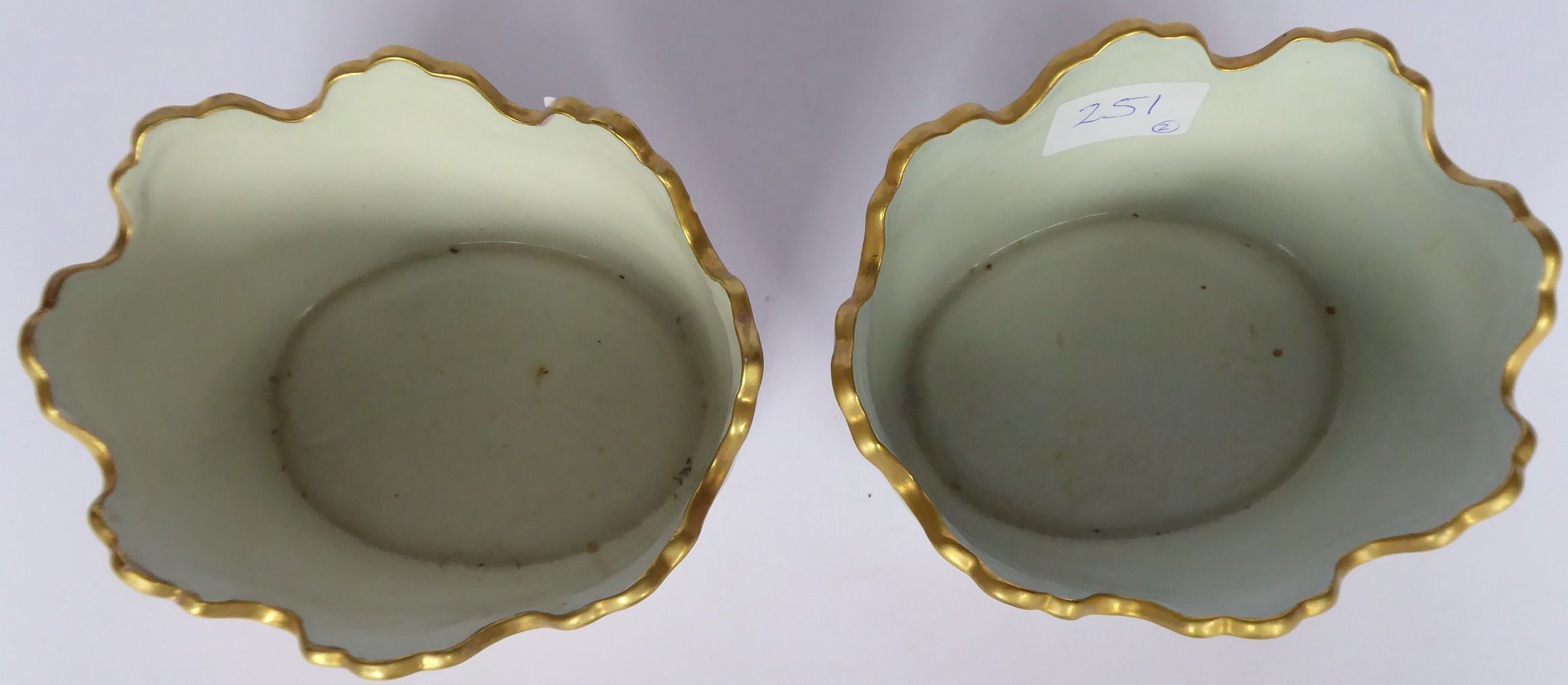 A pair of early 20thC Italian pottery Monteith design oval bowls, - Image 7 of 8