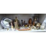 Small collectables: to include decorative brassware,
