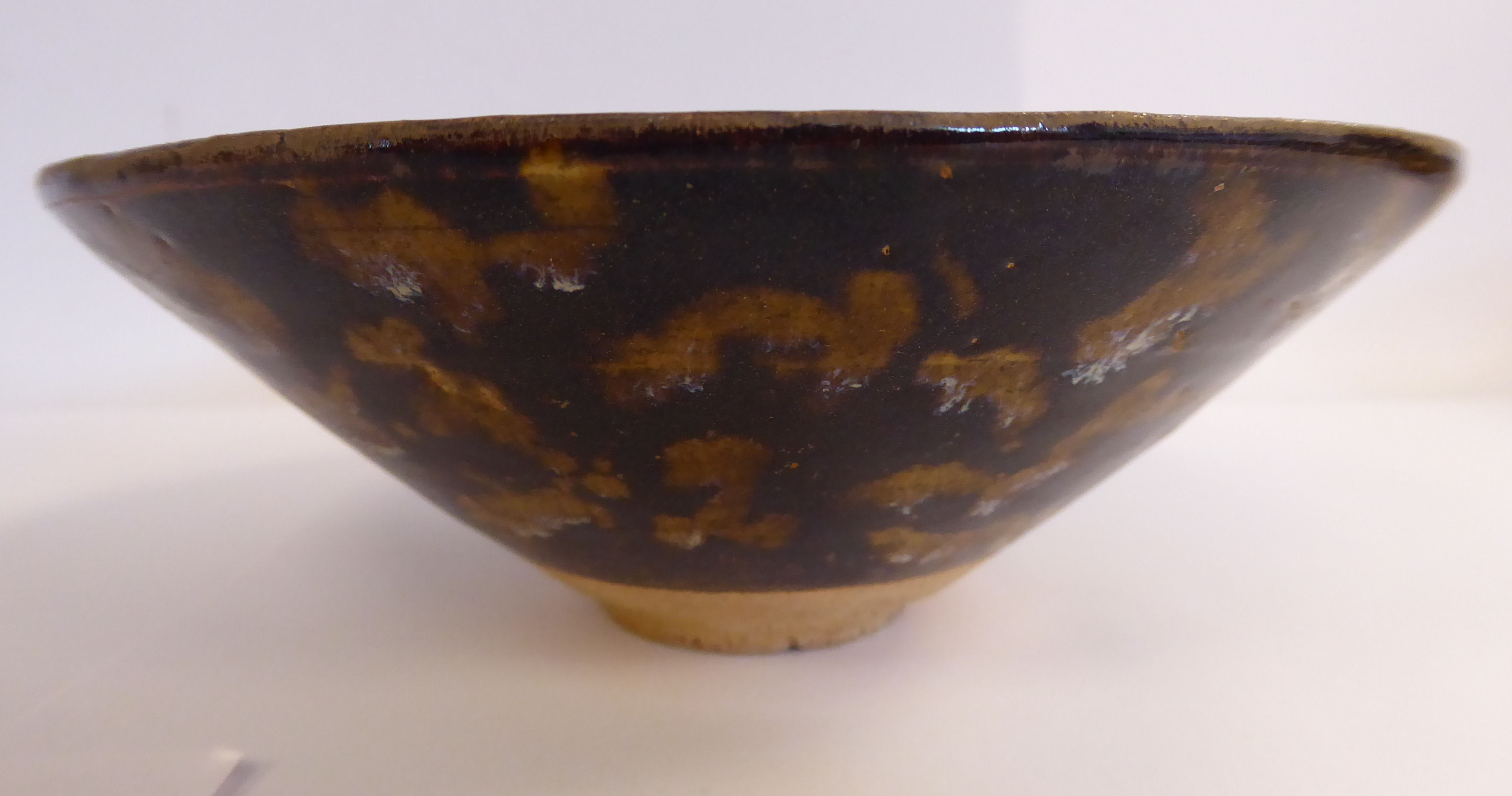 A Chinese pottery bowl, decorated with three dragon motifs, - Image 6 of 9