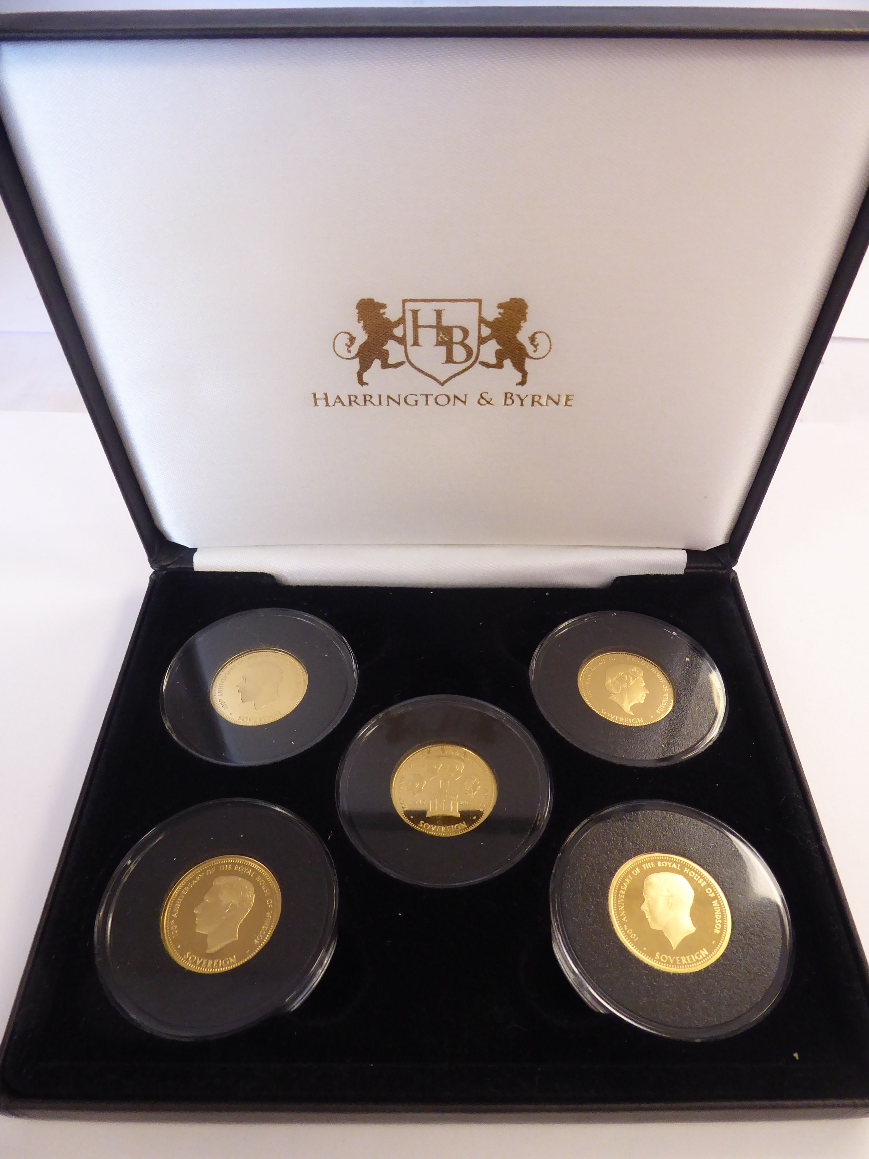 A 2017 a five piece proof sovereign set,