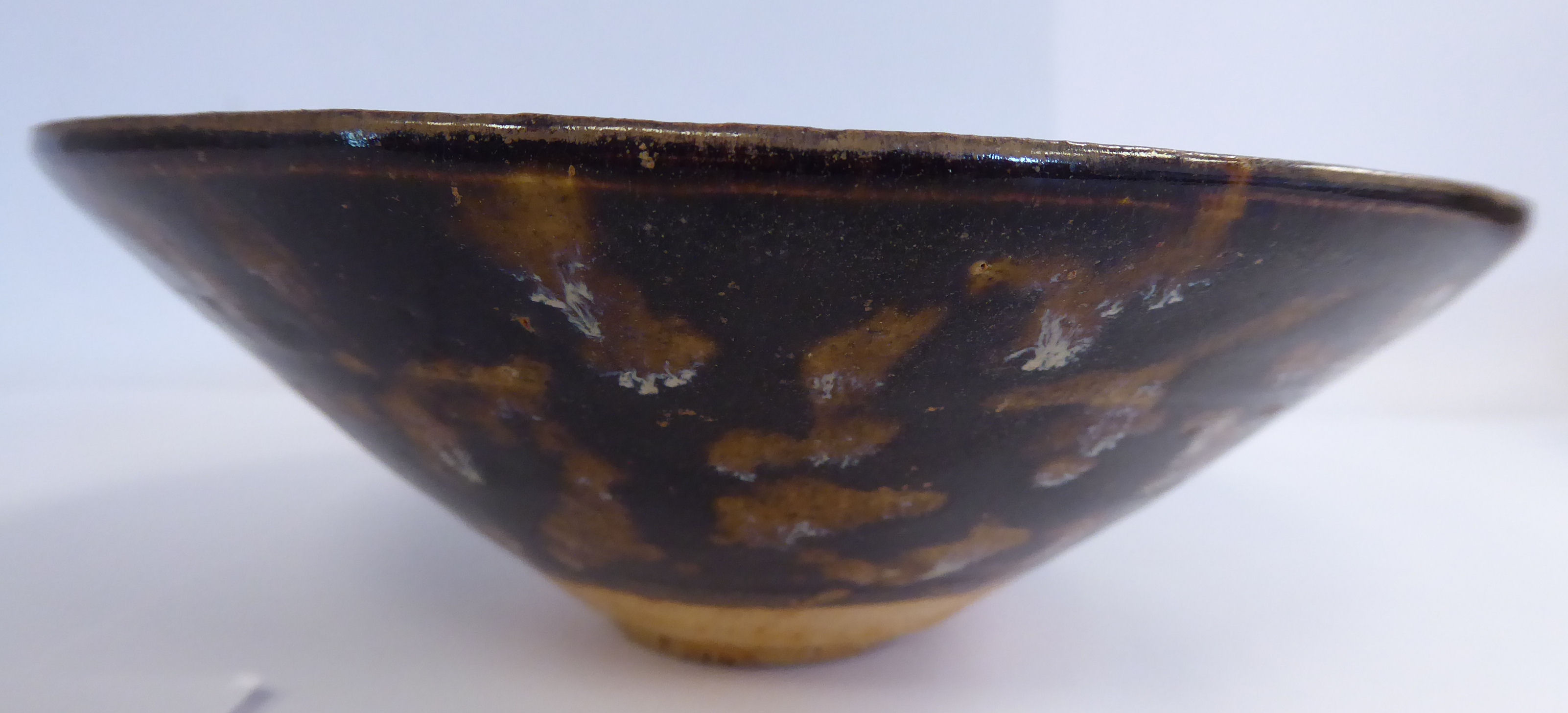 A Chinese pottery bowl, decorated with three dragon motifs, - Image 7 of 9