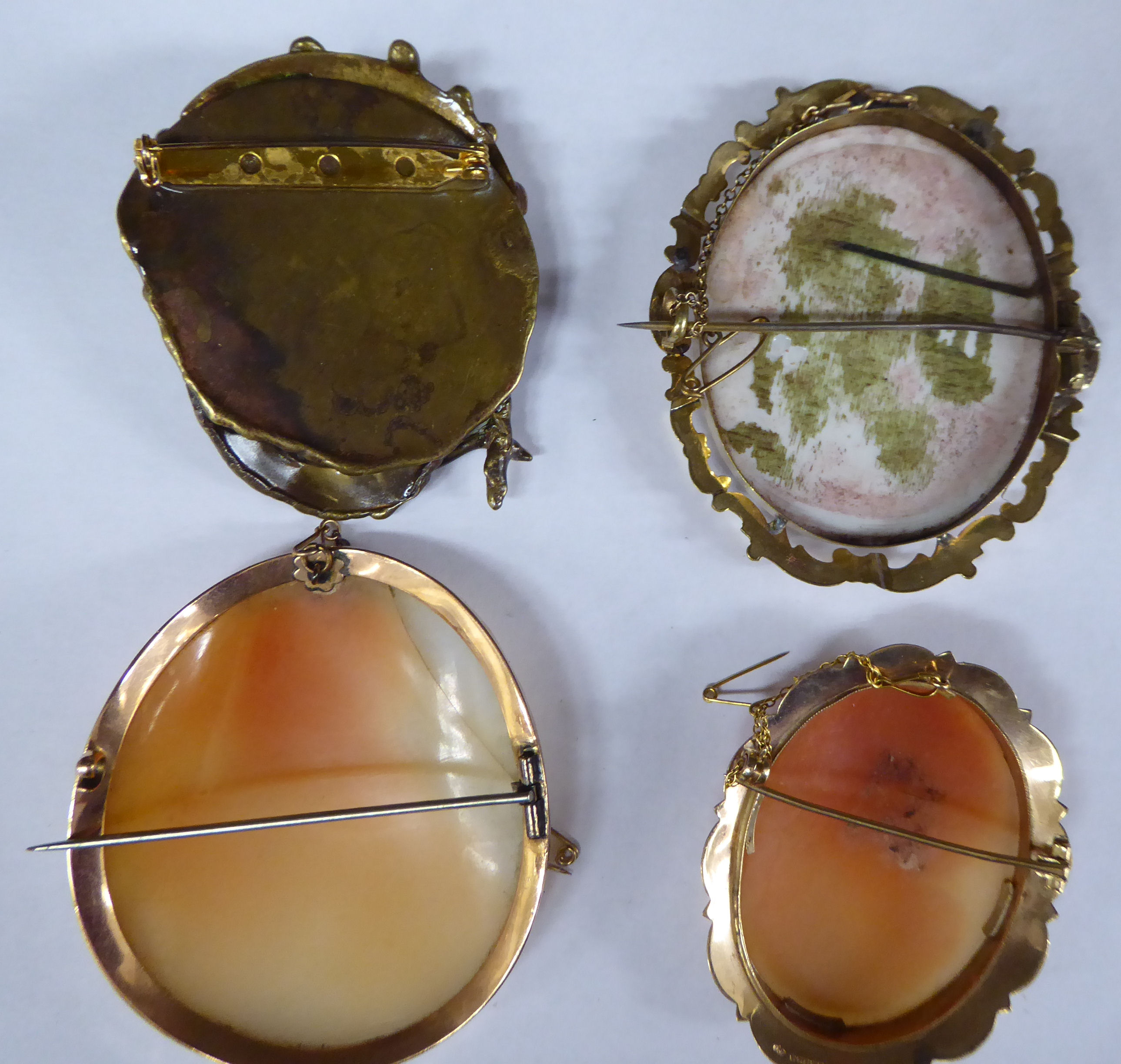 Four dissimilar 9ct gold and yellow metal variously set cameo brooches 11 - Image 2 of 2