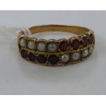 A 9ct gold ring,