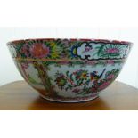 An early 20thC Canton Export porcelain footed bowl,