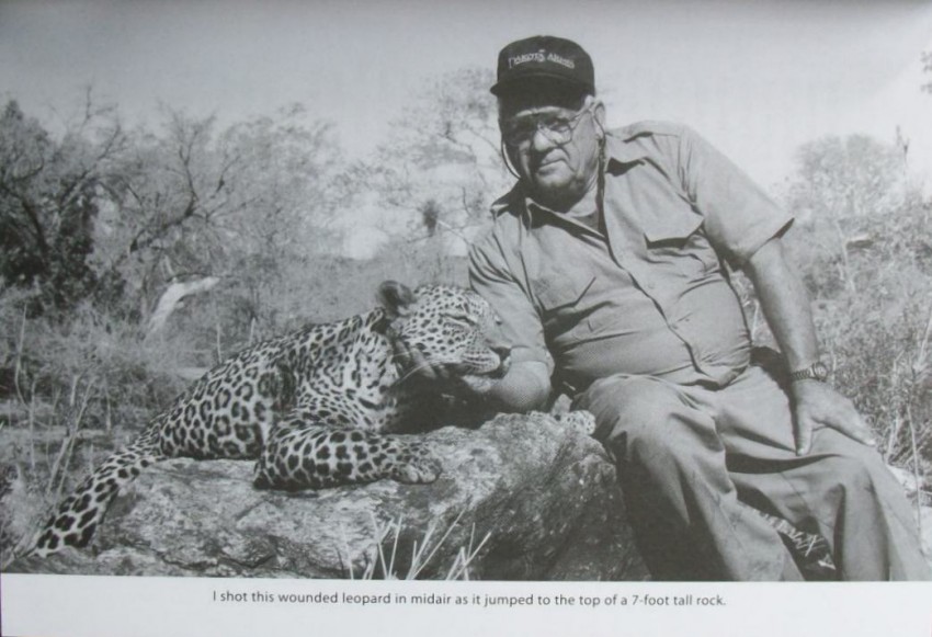 Hoffman, George A Country Boy in Africa (Signed and numbered first edition 885/1000 copies) Hardback - Image 4 of 4
