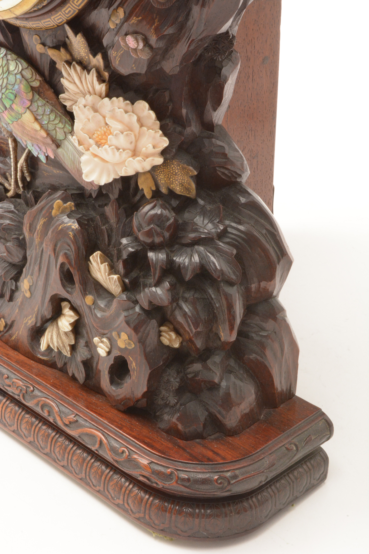 A rare and unusual Japanese carved mantel clock. - Image 5 of 14