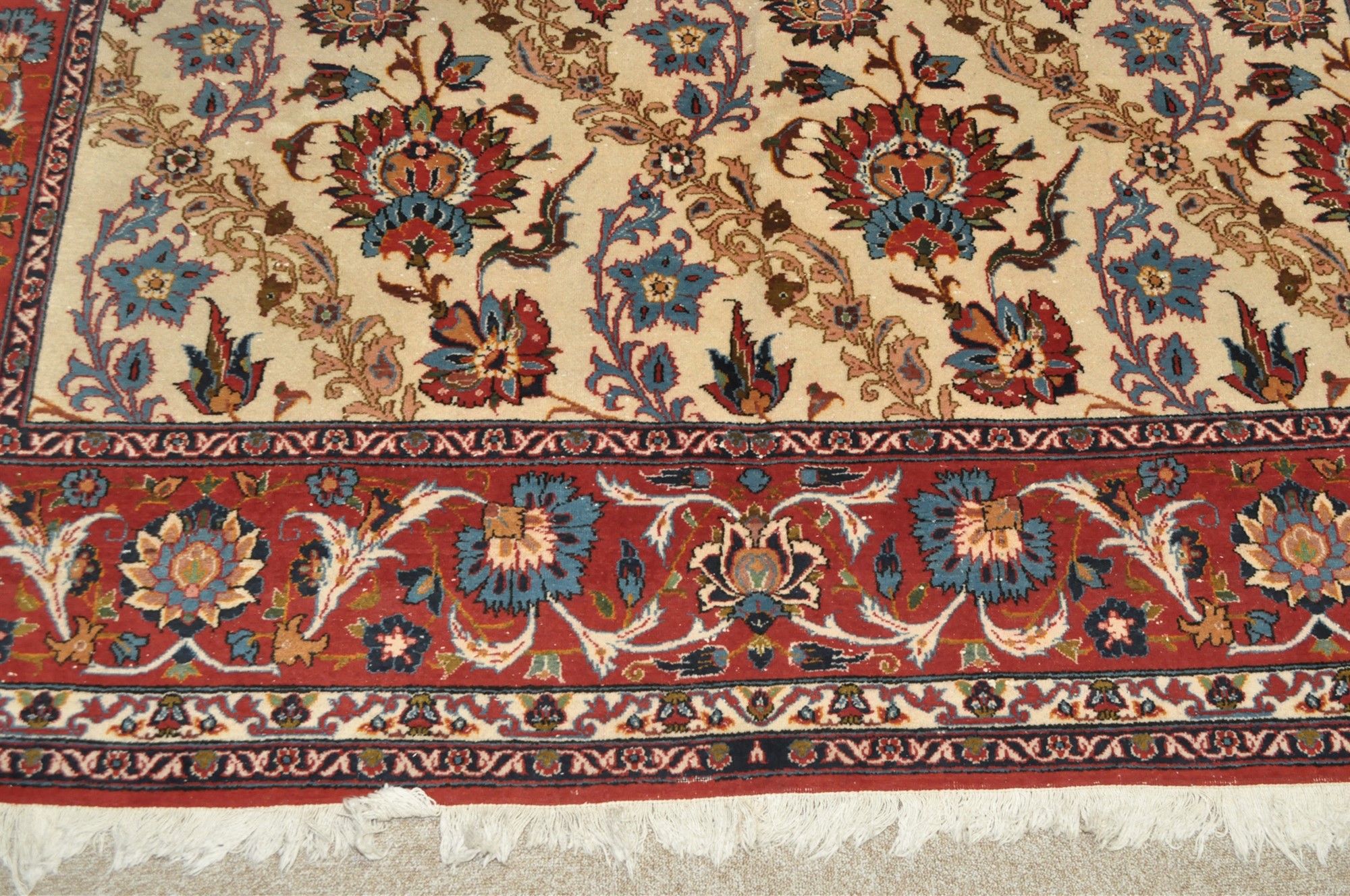 An Isfahan carpet - Image 10 of 10
