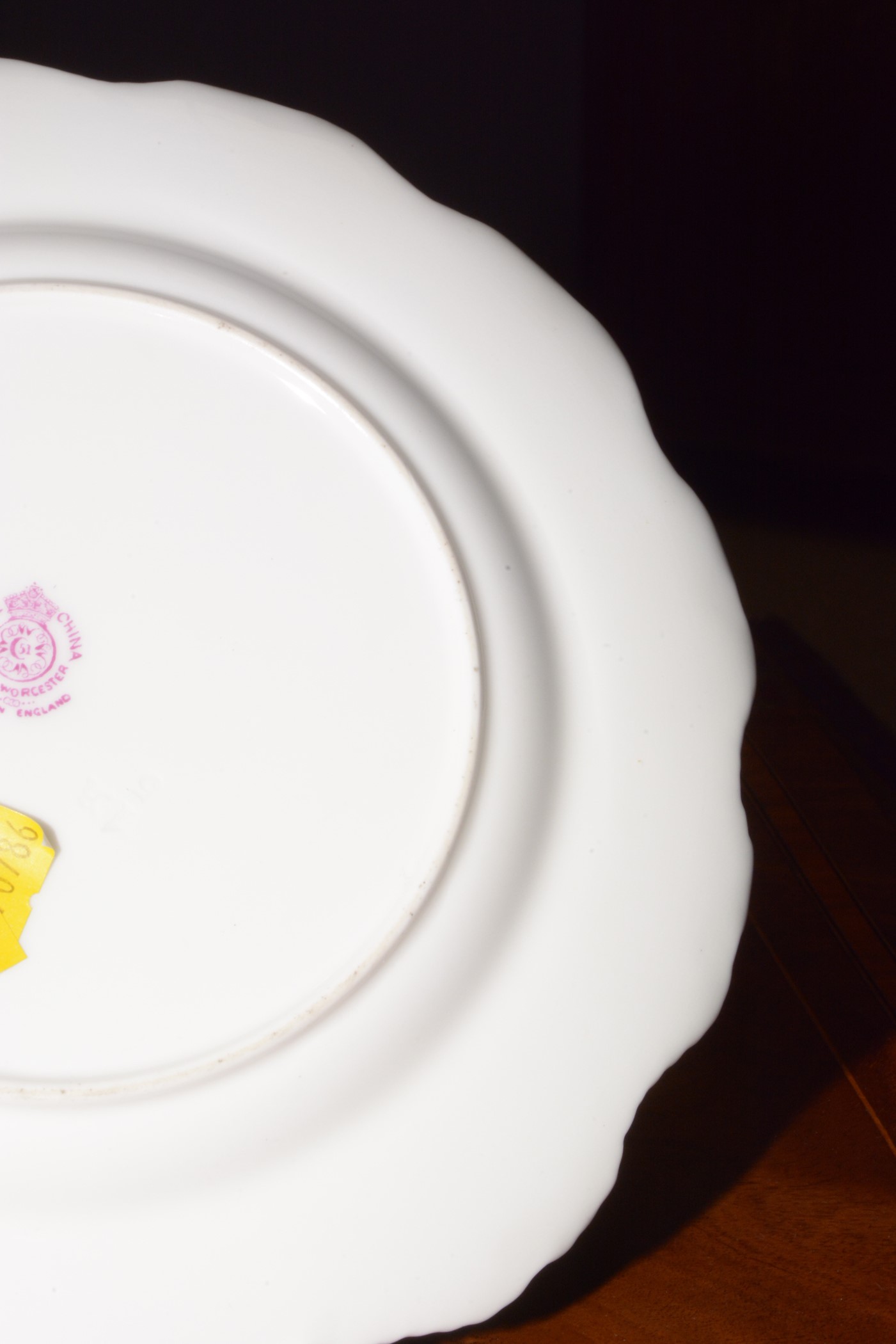 A Royal Worcester dessert plate. - Image 2 of 8