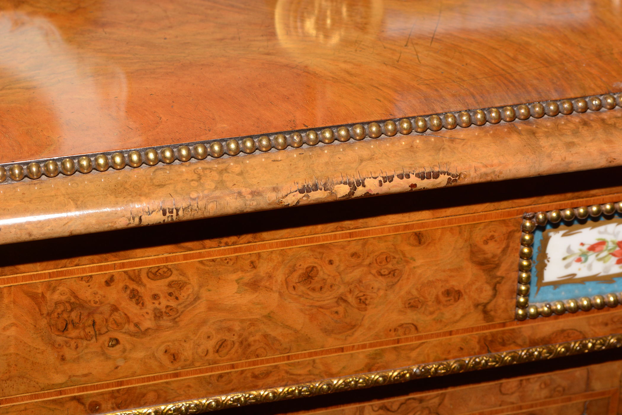 A fine Victorian burr walnut and ormolu mounted credenza. - Image 4 of 25