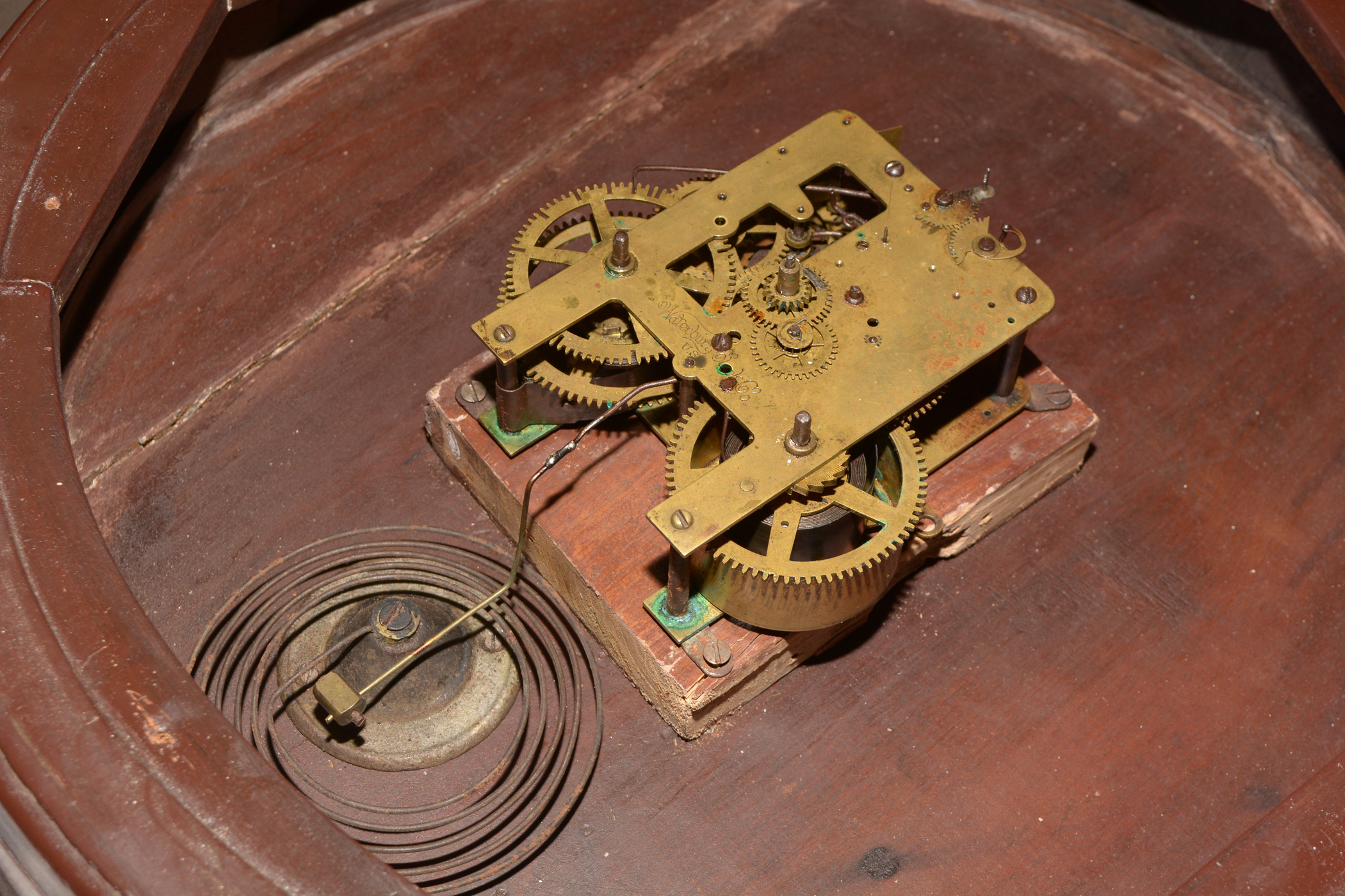 Waterbury Clock Co: a wall clock. - Image 3 of 6