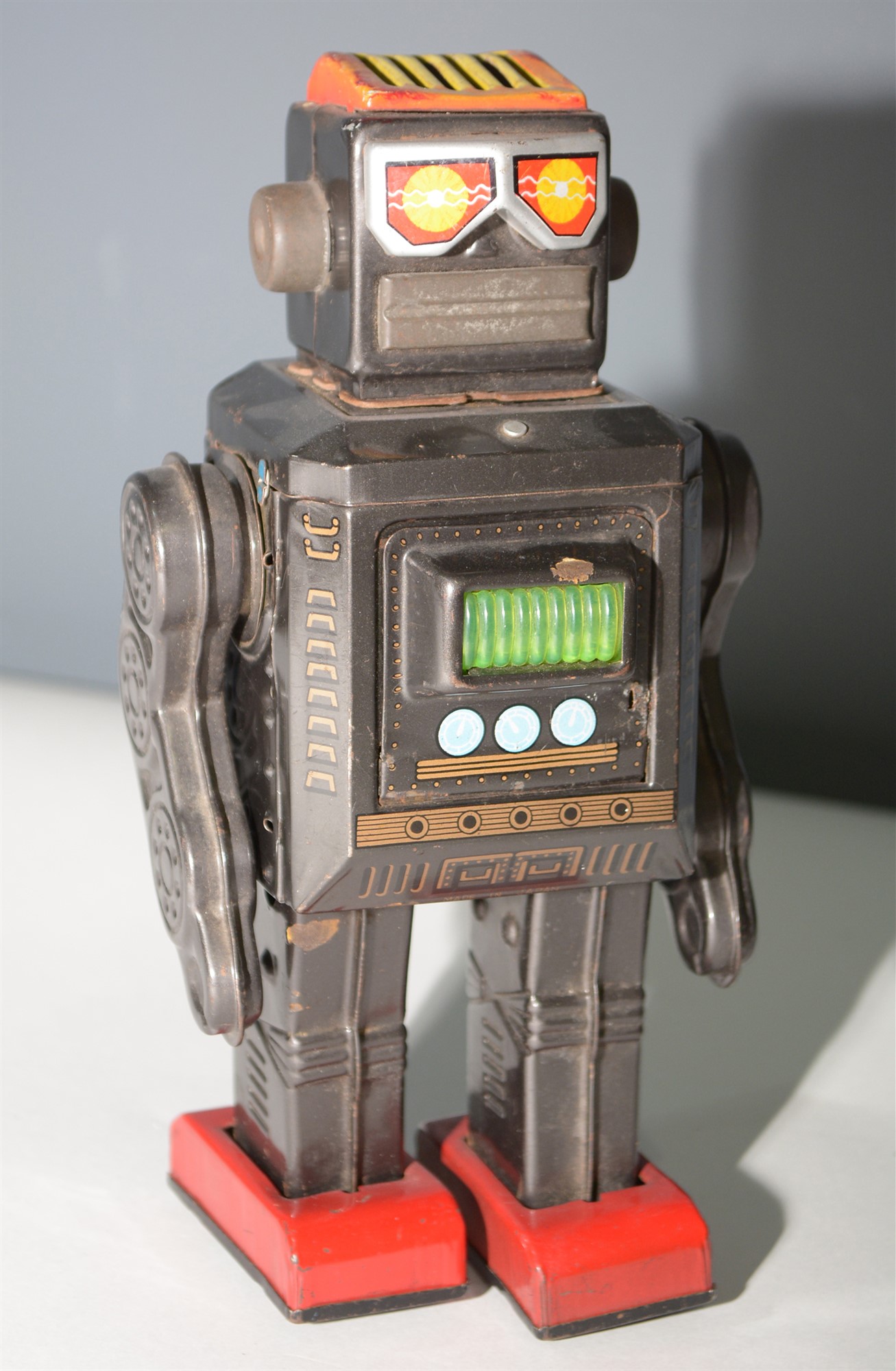 SH Horikawa tin plate robot