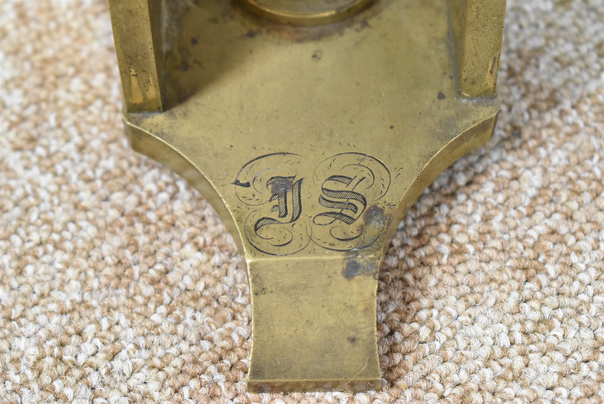 Brass microscope in mahogany case - Image 2 of 4