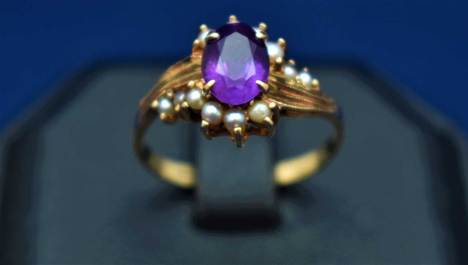 9ct gold amethyst and seed pearl ring