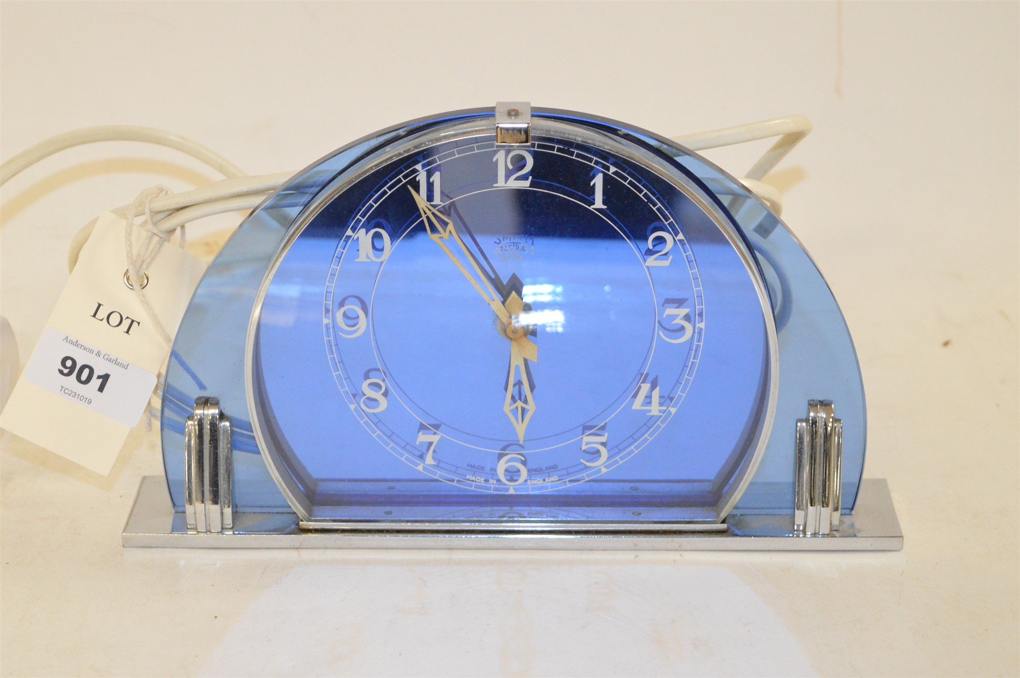 Desk clock