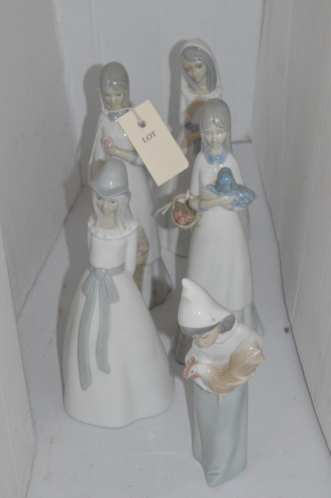 Lladro style figures