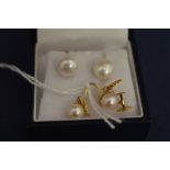 Two pair of pearl earrings