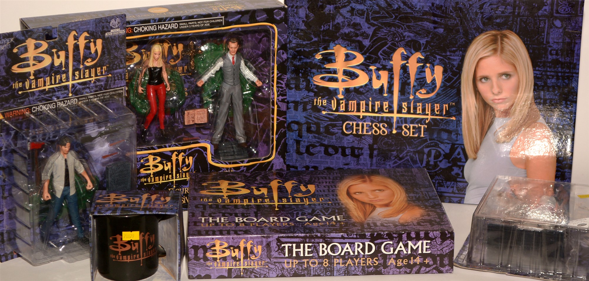 Buffy the Vampire Slayer chess set; and miscellaneous figures and memorabilia.