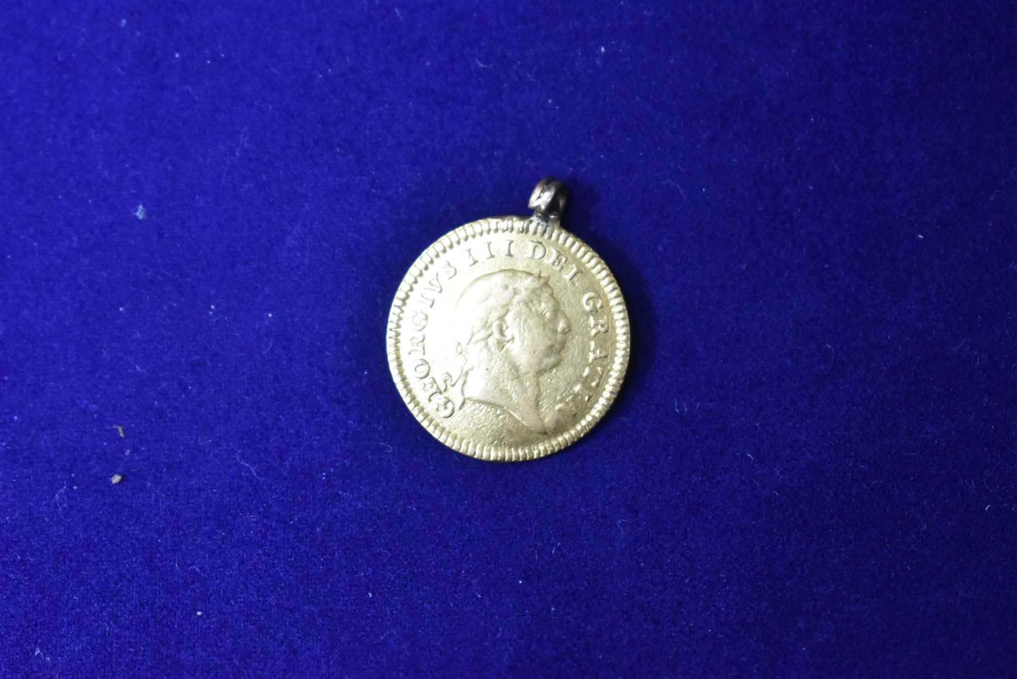 George III quarter sovereign - Image 2 of 2