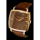 Jaeger LeCoultre Club: An 18ct gold cased wristwatch