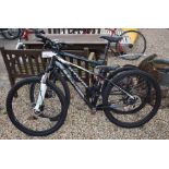 A Cube Acid hardtail mountain bike to/w B-Twin Rockrider and Boardman road bike (3)