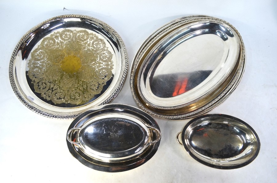 Four electroplated oval platters, to/w a salver, tray, pair of entree dishes, fruit basket, etc. - Image 2 of 3