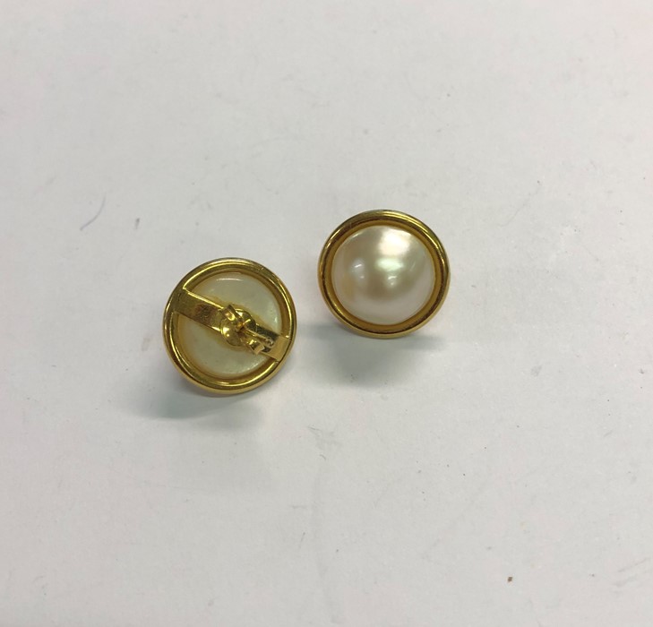 A pair of mabe pearl earrings in yellow metal mounts stamped 750, post fittings for pierced ears, - Image 2 of 2