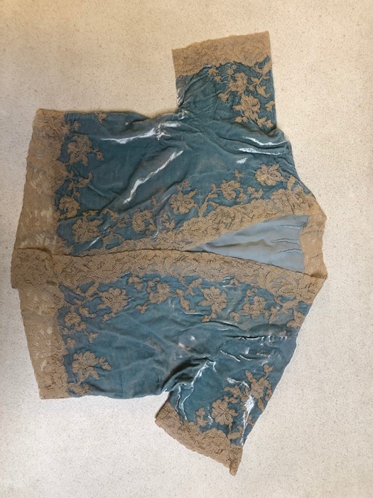 WITHDRAWN A pale blue silk velvet bed jacket edged in cream lace, a pale blue Chinese silk bed - Image 7 of 10