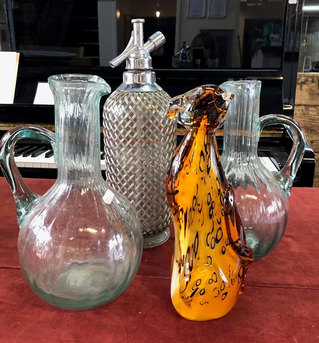 A Murano cased glass model of a leopard to/w two glass water pitchers and a soda syphon (4)