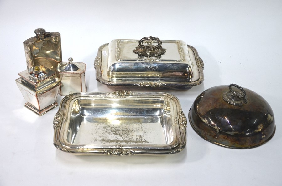 A pair of electroplated entrée dishes and covers, to/w a plated on copper tea caddy of square