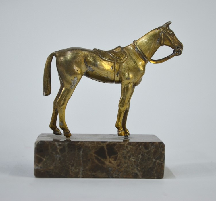 A cast silver gilt racehorse, Nayler Bros, London 1935, 6.5 cm high, on marble block baseGood - Image 3 of 3
