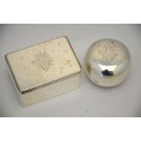 A heavy quality silver trinket box, Alfred Clark, London 1913, 9.5 cm wide to/w a circular box