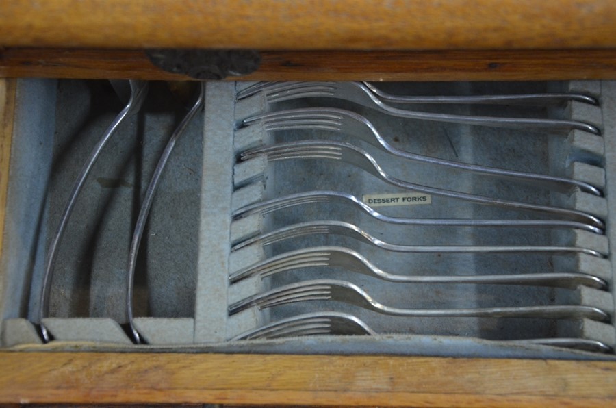 An oak two-drawer canteen table on twist supports, containing a quantity of epns flatware and - Image 3 of 3