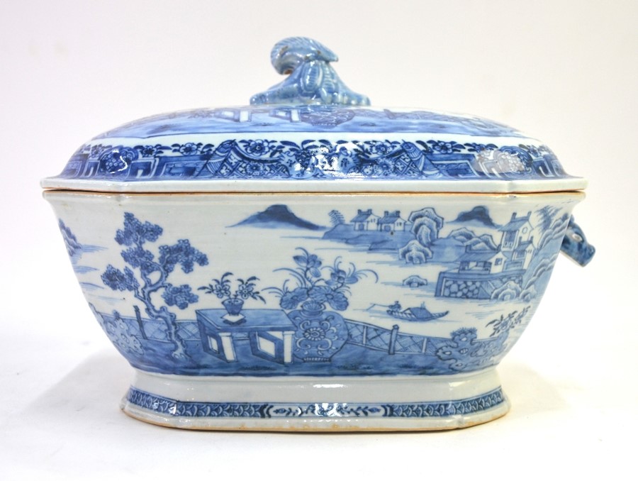 A Chinese Export porcelain, blue and white tureen and cover, decorated with a typical design of - Image 2 of 4