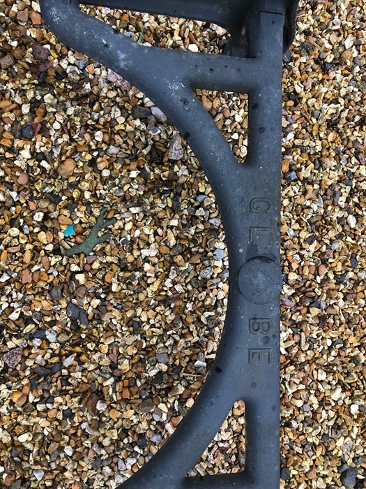 An antique cast iron framed 'Globe' brand twin wooden roller mangle, weathered - Image 2 of 3