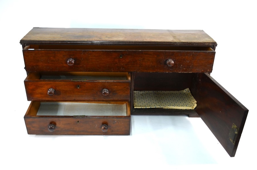 A 19th century mahogany table top cabinet - Image 2 of 3