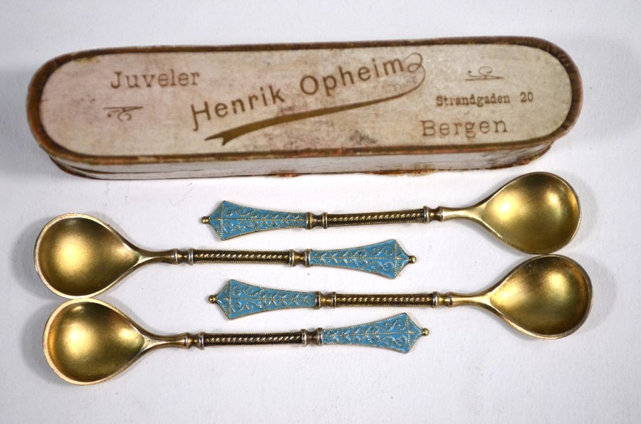 A set of four Norwegian silver gilt salt spoons - Image 2 of 4