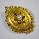 A Victorian yellow gold brooch