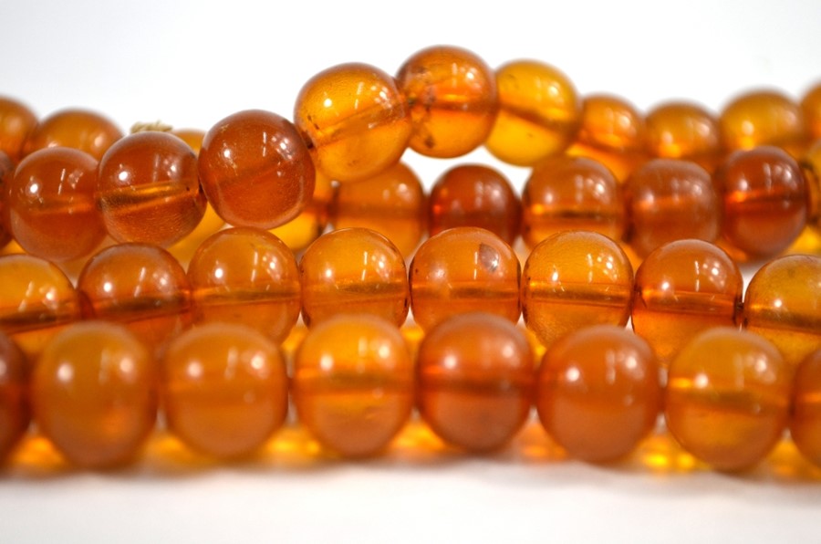 A single row of amber beads - Image 4 of 8