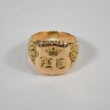 A gentleman's yellow metal signet ring